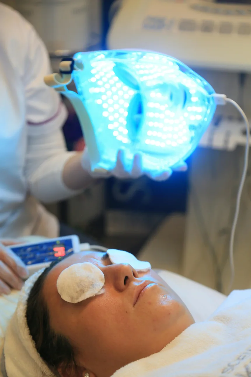 Masque LED Foreo en silicone pour un soin du visage efficace et confortable